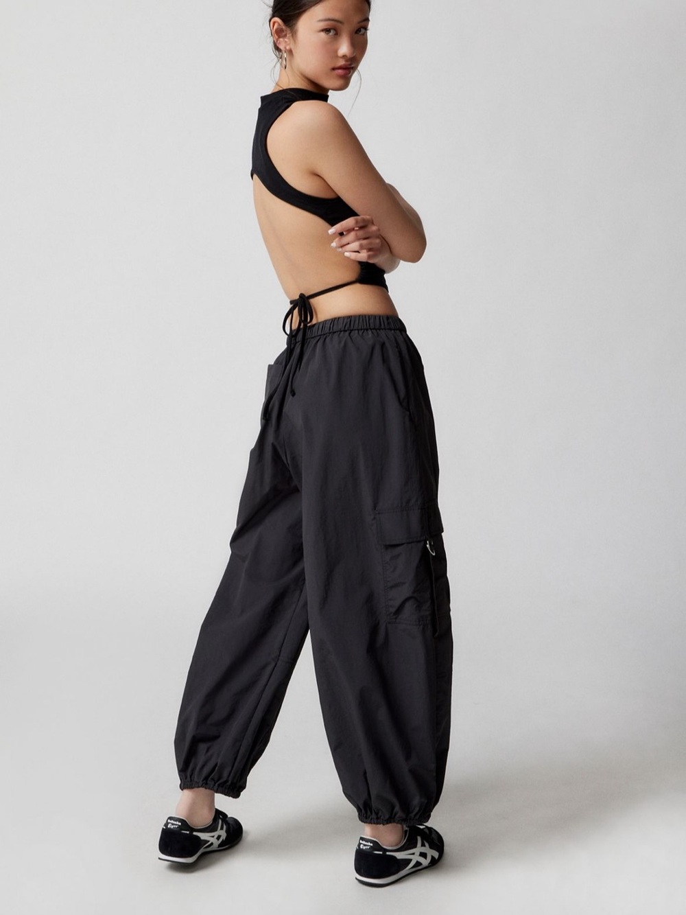 UO Jana Black Nylon Balloon
Cargo Pant. Size XXS.